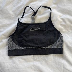 Nike girls sports bra